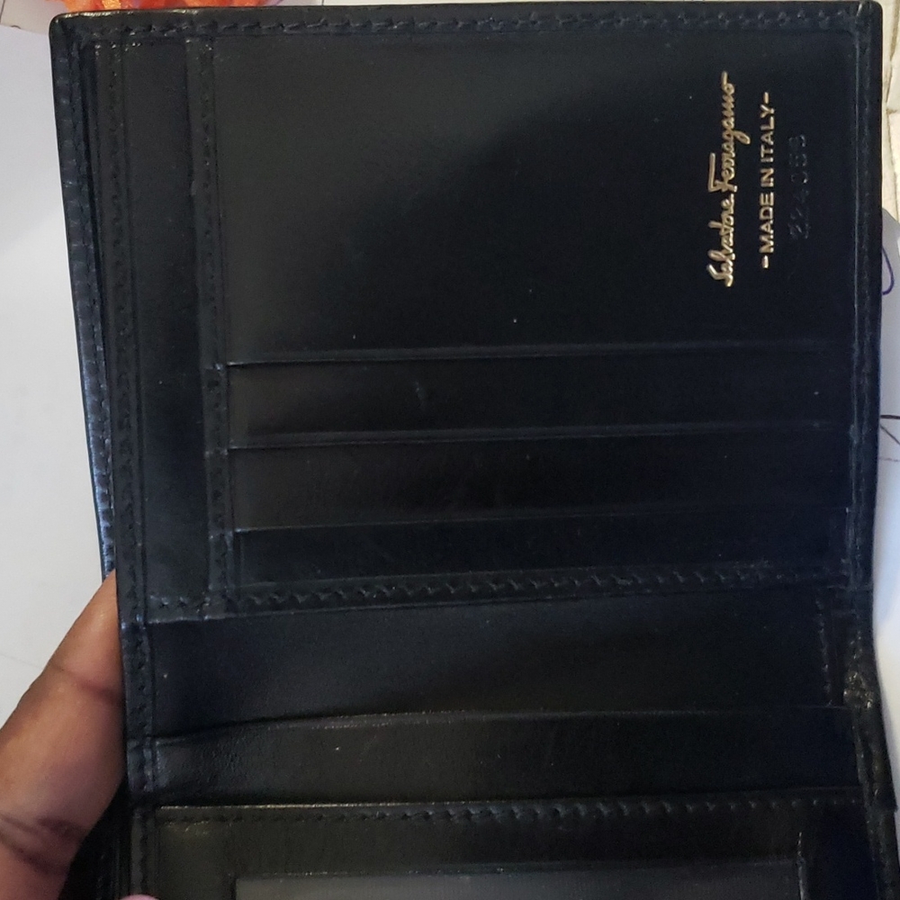 Salvatore Ferragamo Black Leather Wallet. Small continental size - Picture 3 of 9